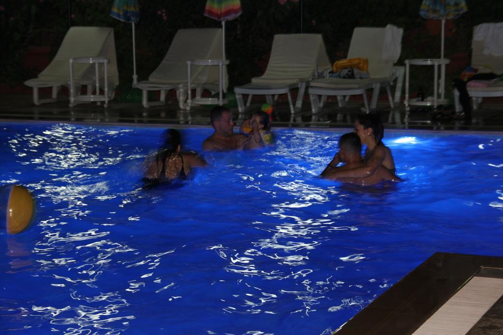 The Green Valley Hotel 올루데니스 외부 사진